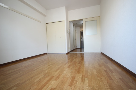 居室・リビング　※別号室の写真です