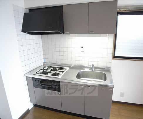 キッチン　システムキッチンでたっぷり自炊できます