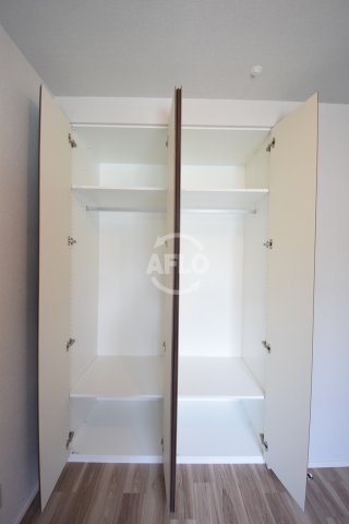 収納　ローレルタワー御堂筋本町　クローゼット