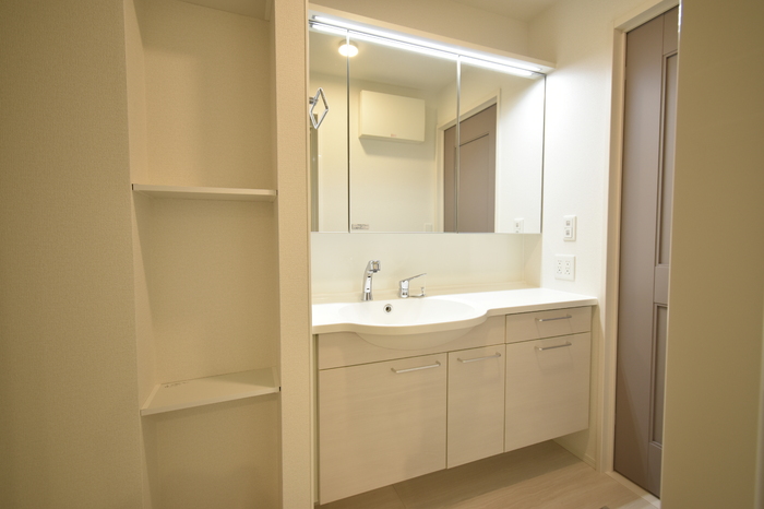洗面設備　スペースが確保できる洗面所です