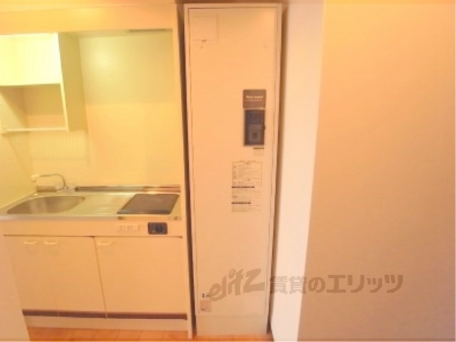 その他設備　給湯機