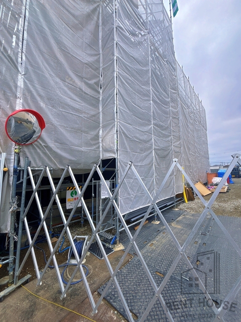 エントランス　外観（建設中）