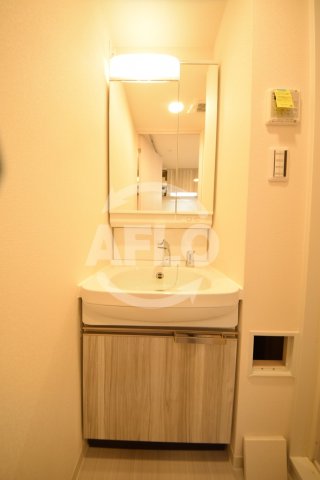 洗面設備　エステムコート四天王寺夕陽丘II　独立洗面台