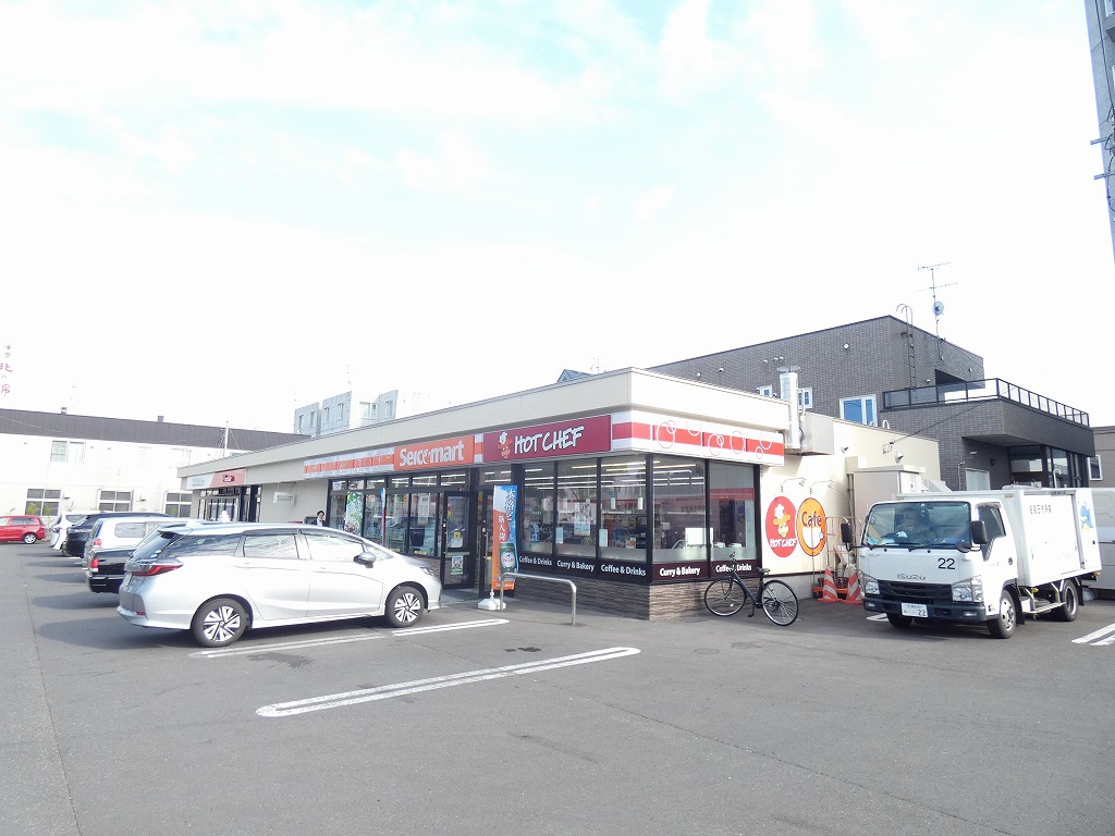 コンビニ　セイコーマート（コンビニ）まで808m