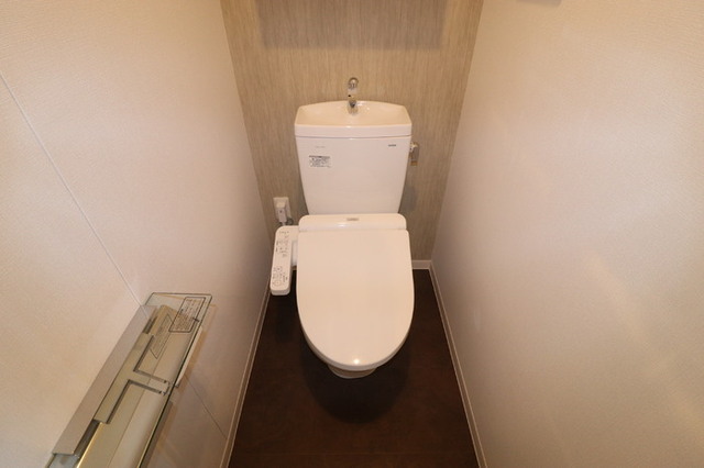 トイレ　８０５・トイレ