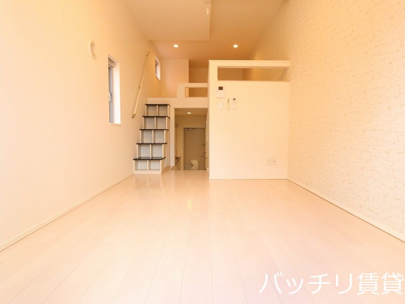 居室・リビング　同型タイプの為、現状を優先いたします。