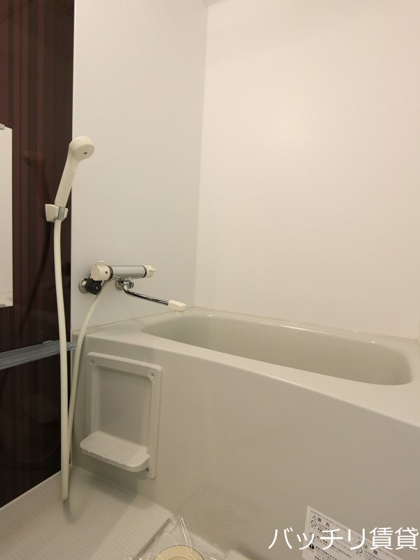 バス・シャワールーム　同型タイプの為、現状を優先いたします。