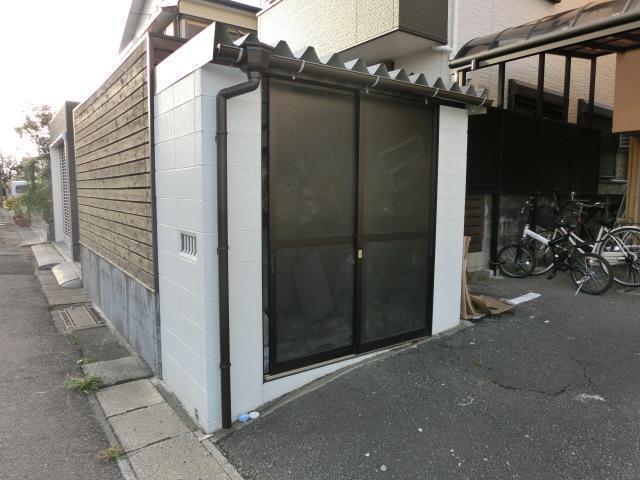 小学校　西池小学校（小学校）まで298m