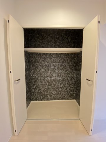 収納　レジディア堺筋本町プレイス　クローゼット