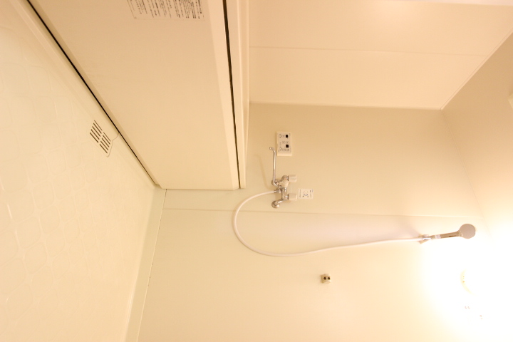 バス・シャワールーム　追い焚き＆浴室乾燥機付きです！