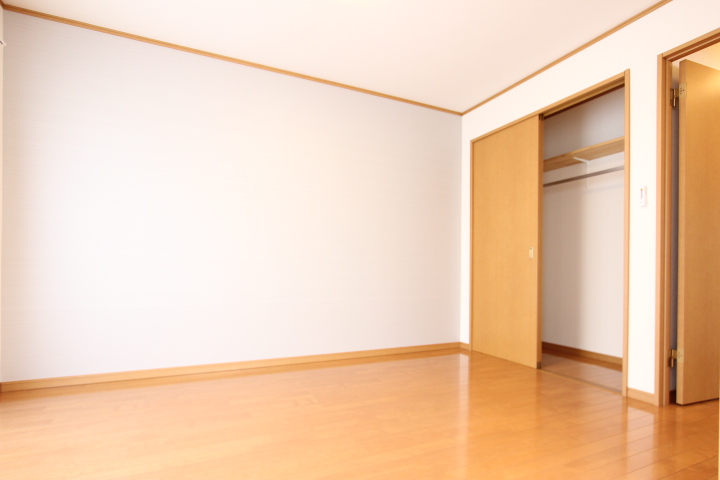 その他部屋・スペース　6帖の洋室が２部屋御座います。