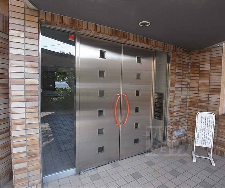 その他共有部分　建物入口です。