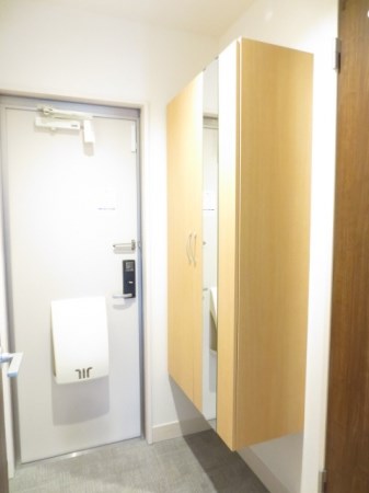 玄関　105号室の写真