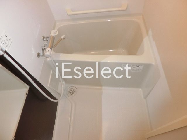 バス・シャワールーム　浴室乾燥機付きのお風呂です。