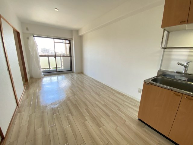 居室・リビング　南向きで日当たり良好なリビングです。