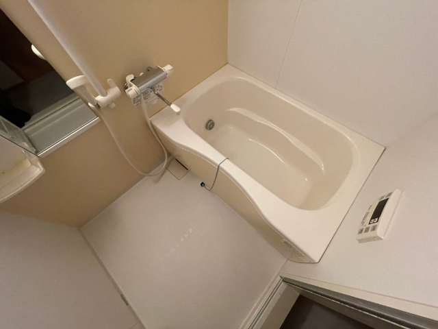 バス・シャワールーム　追焚き給湯器付き