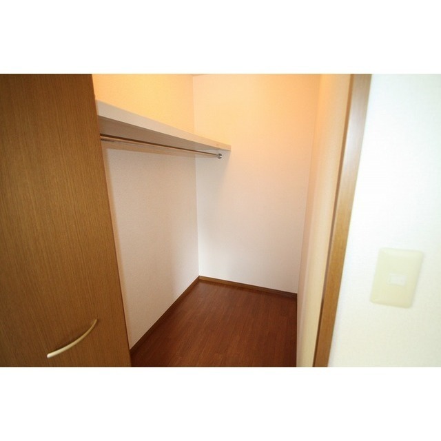 収納　ウォークインクローゼット