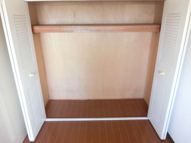 収納　洋室には二つクローゼットがあります