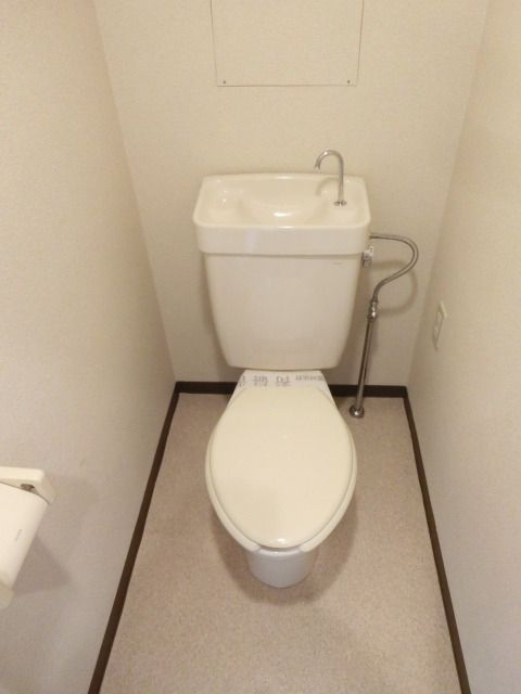 トイレ　バストイレ別です