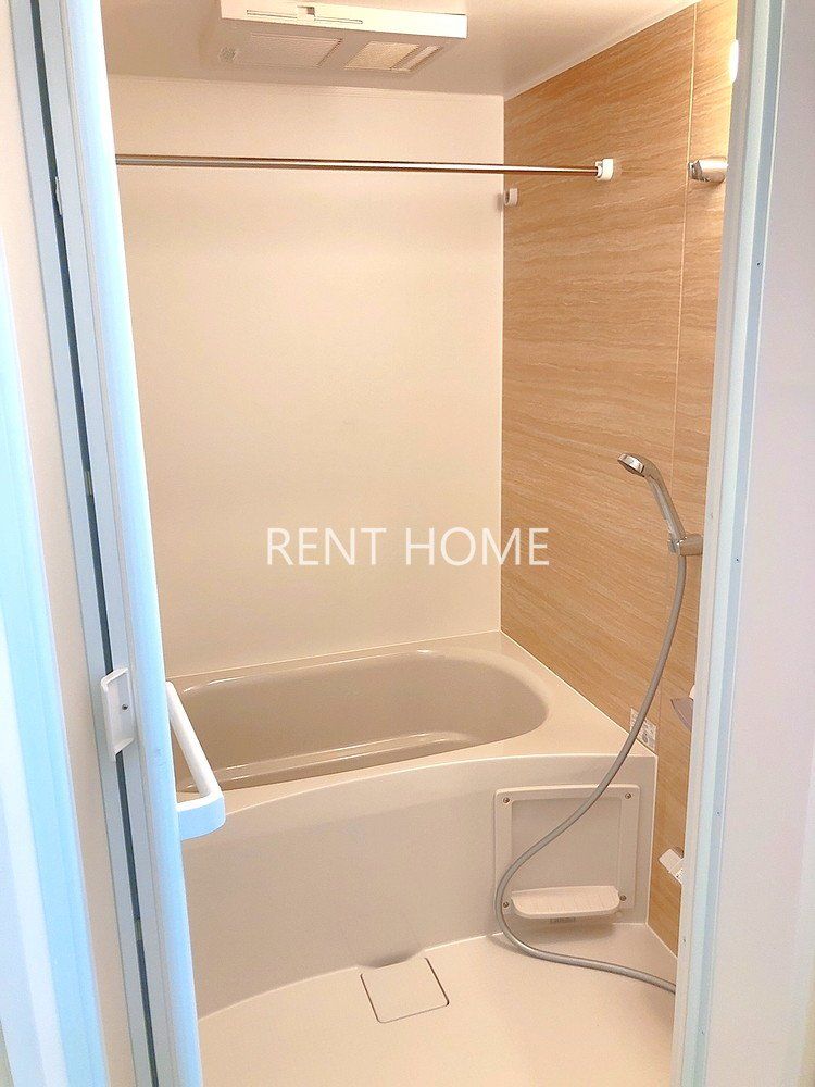 バス・シャワールーム　追い炊き機能付きバスルームです