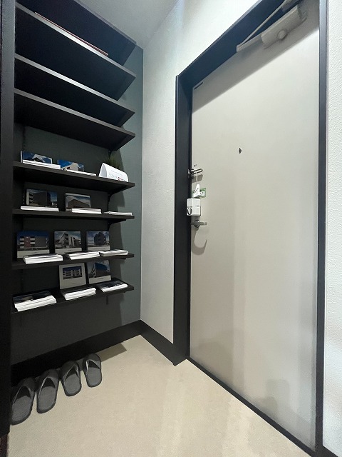 玄関　家具家電はイメージです。