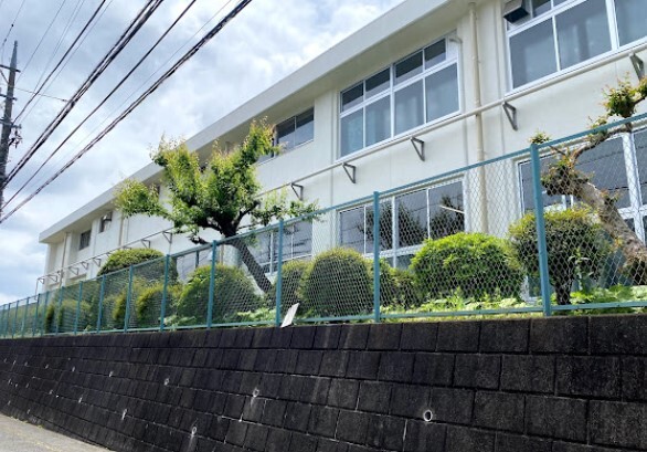 中学校　横浜市立田奈中学校（中学校）まで1364m