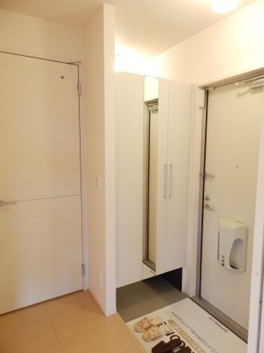 玄関　玄関・シューズボックス完備