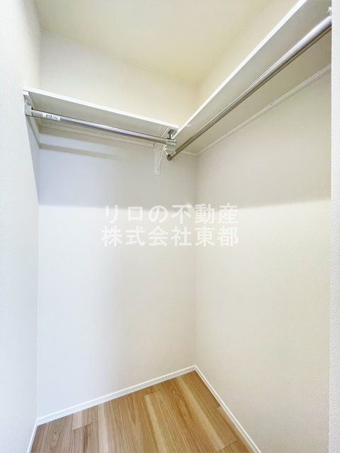 収納　奥行のあるウォークインクローゼットならお荷物多い方でも安心☆