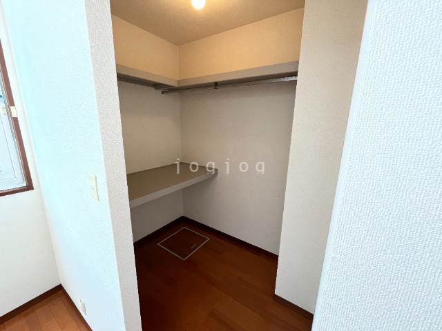 収納　ウォークインクローゼット