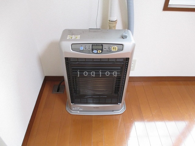 その他設備　灯油ＦＦ式ストーブ