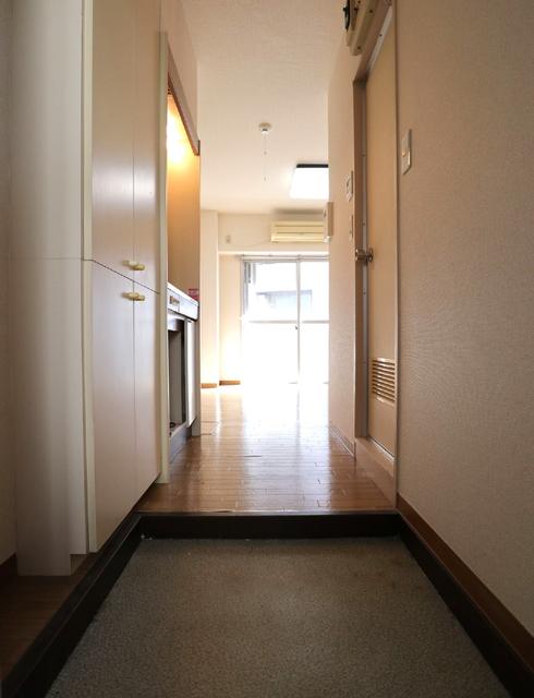 玄関　玄関　※同物件・同仕様画像