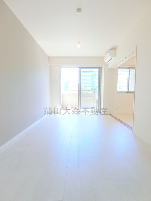 居室・リビング　LDK14.4帖　カウンターキッチンのリビングダイニングキッ