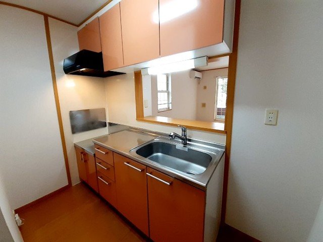 キッチン　コンパクトなキッチンで掃除もラクラク