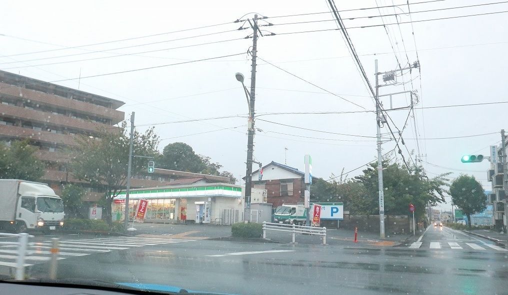 コンビニ　ファミリーマート 小金井貫井南町店（コンビニ）まで530m