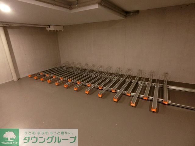 駐車場　駐輪場・有料・要契約