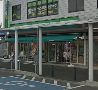 コンビニ　ファミリーマート高座渋谷駅店（コンビニ）まで432m