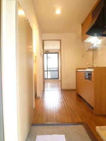 玄関　明るい室内