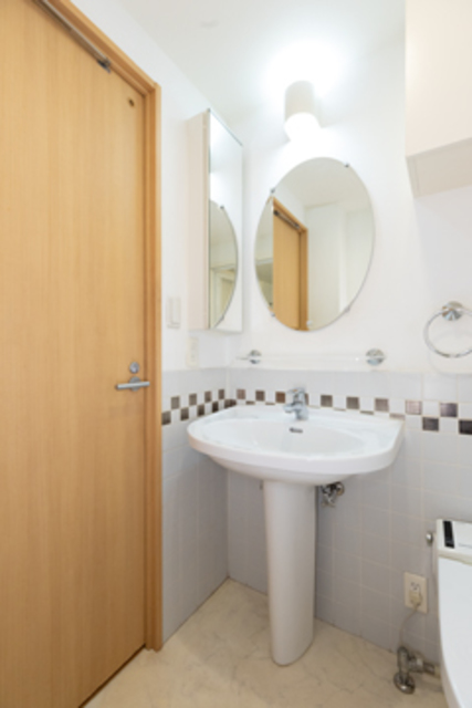 洗面設備　※写真は同タイプ住戸です。