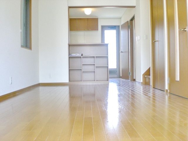 居室・リビング　★勝手口付きＬＤＫ13.5帖★