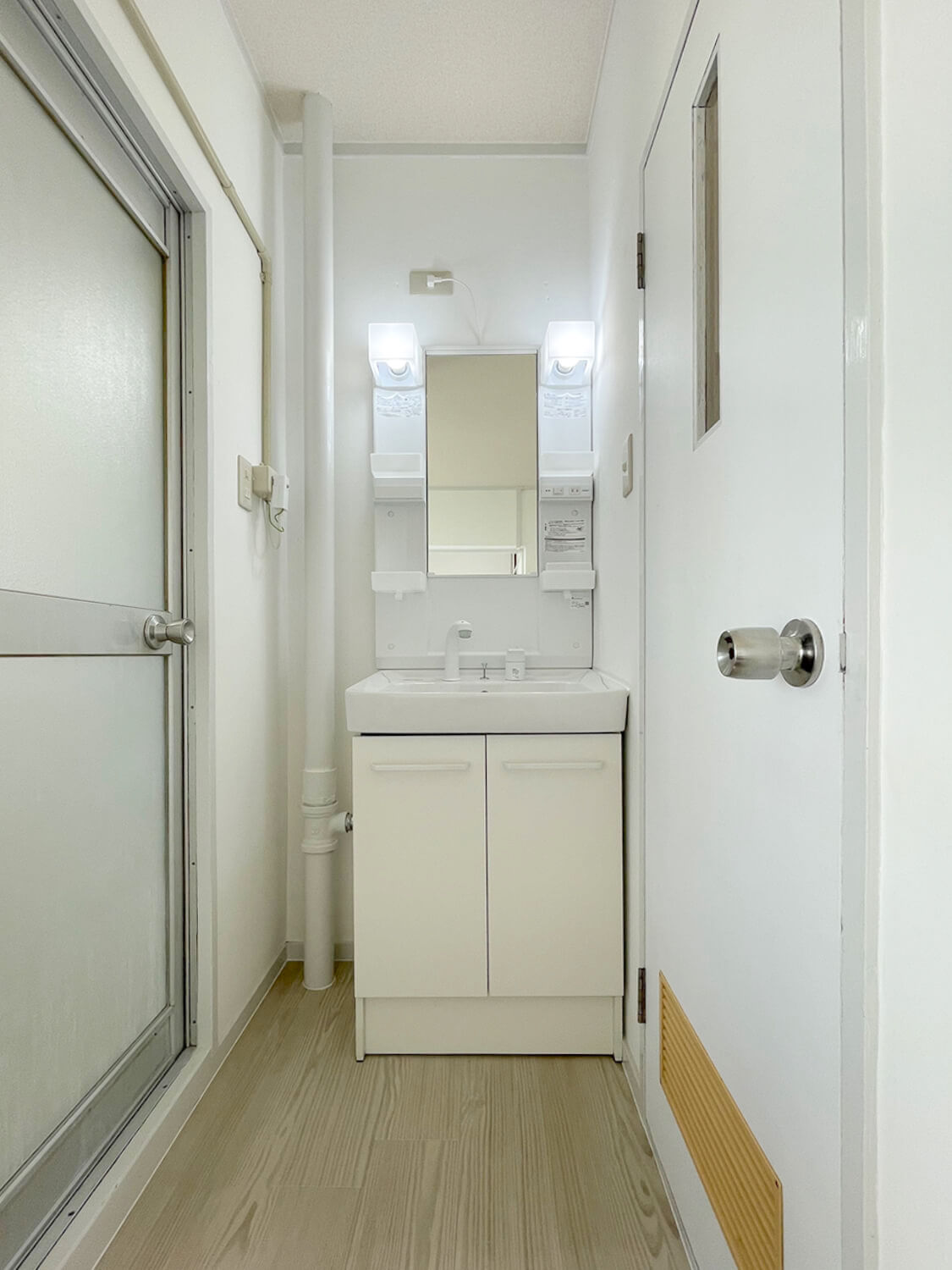 洗面設備　別部屋画像　現況優先