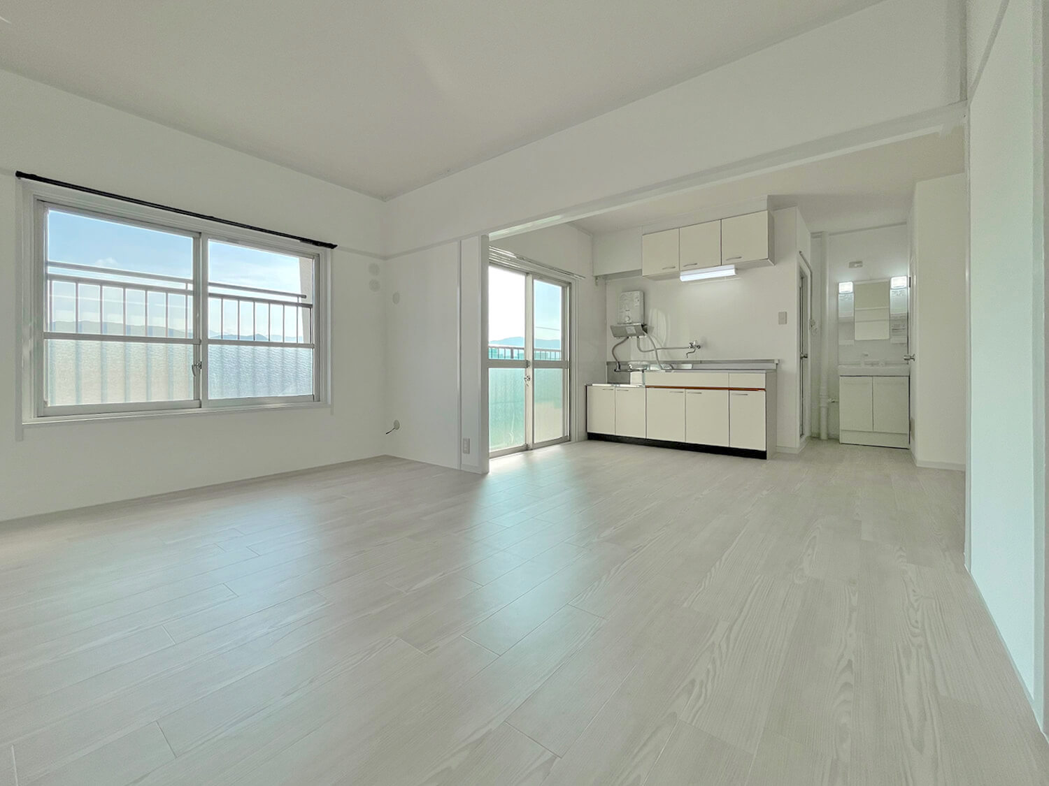 居室・リビング　別部屋画像　現況優先