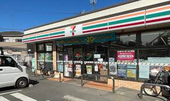 コンビニ　セブン-イレブン 横浜東川島町店（コンビニ）まで45m