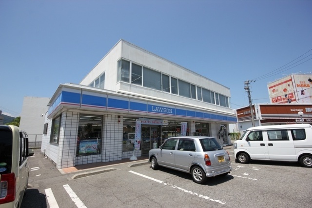 コンビニ　ローソン徳島中吉野町店（コンビニ）まで396m