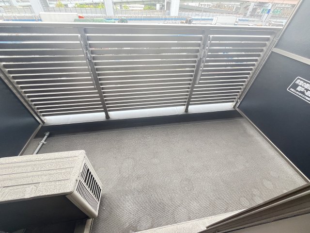 バルコニー　外からの目が気にならないバルコニーで洗濯物が干せます