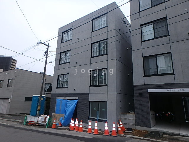 エントランス　外観３