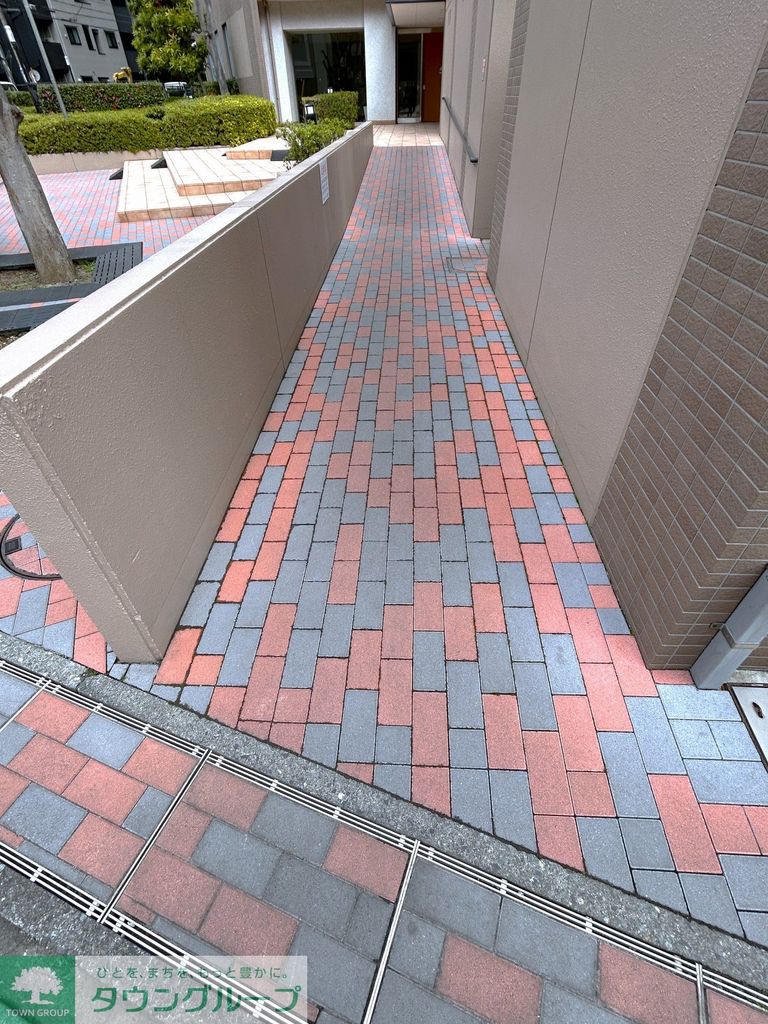 その他設備　手摺付きスロープ（ベビーカー・車いす）※中程までは自転車ス…