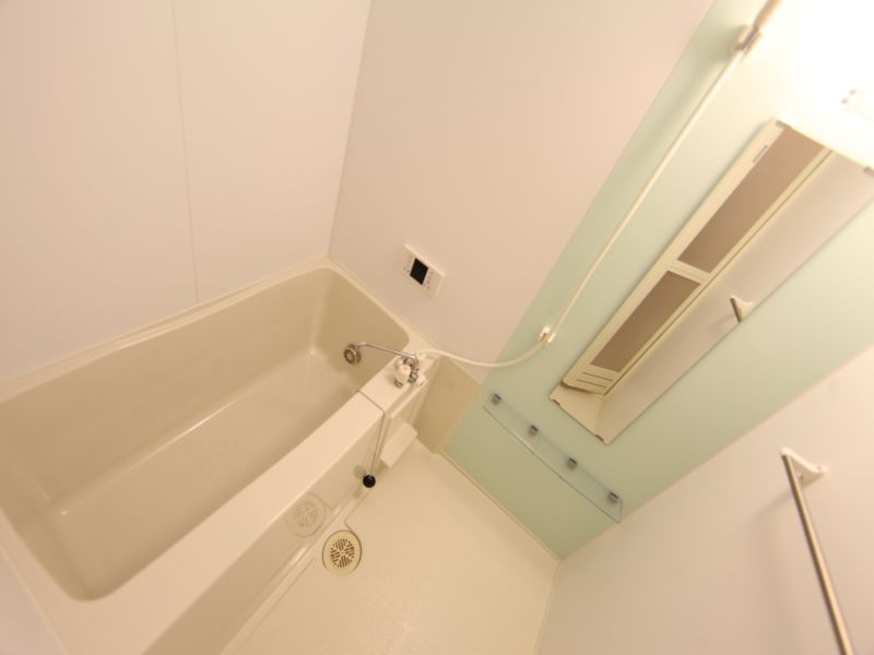 バス・シャワールーム　追焚き機能付きお風呂