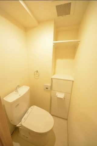 トイレ　反転タイプ・別部屋参考写真