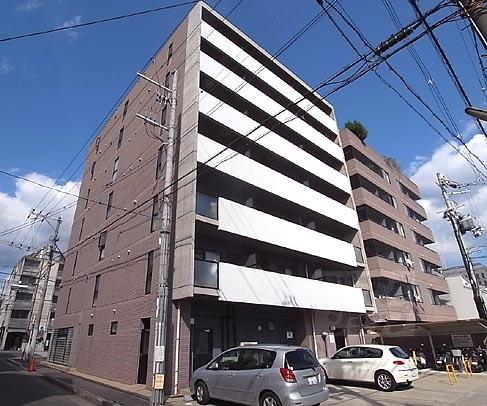 建物外観　存在感を放つ外観