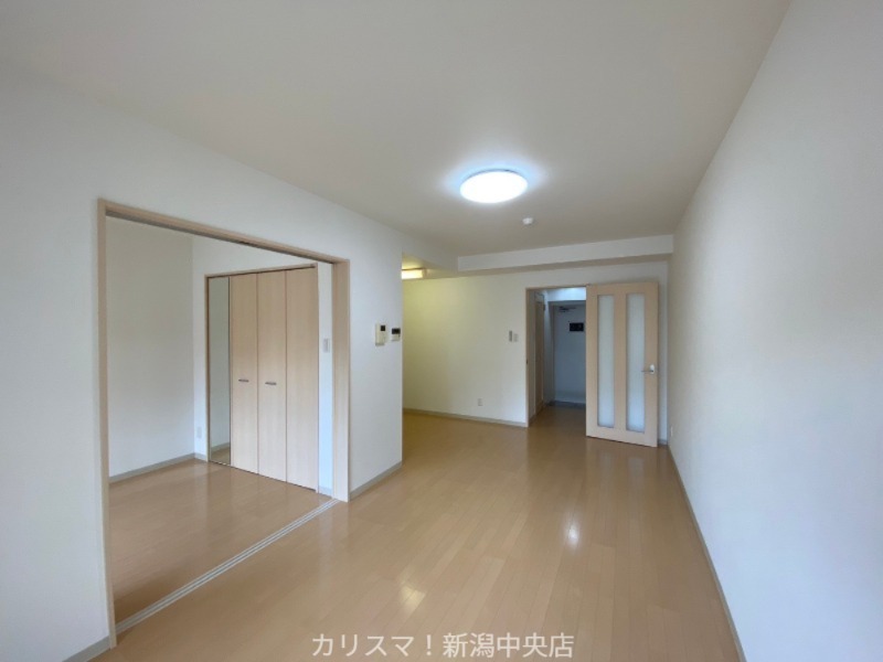 居室・リビング　※別部屋参考写真